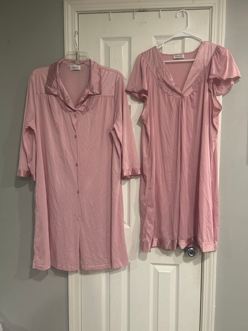 Vintage Vanity Fair Lingerie Set Large Pink Lace Robe Gown Coquette Cottagecore